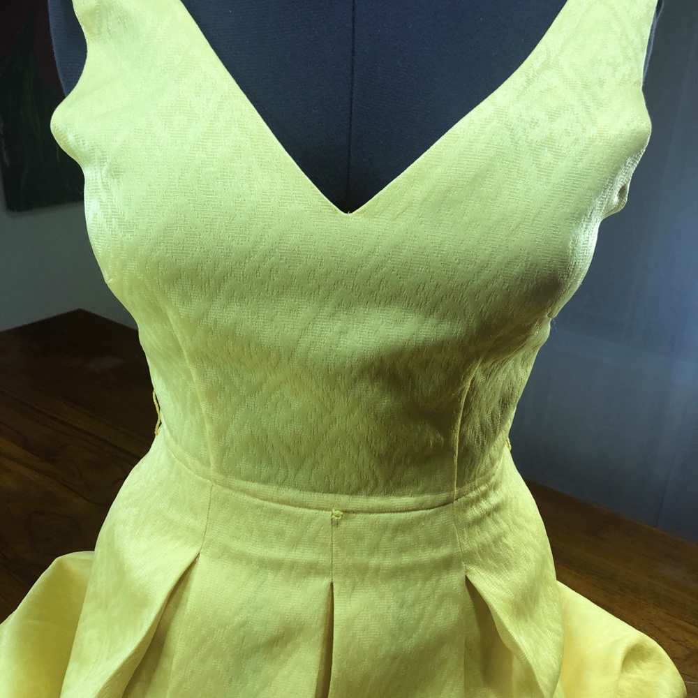 Tahari Yellow Summer Dress - Size 4